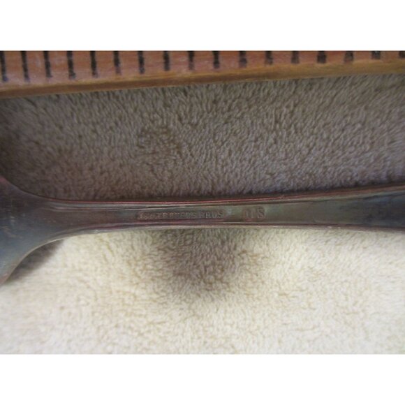 Rogers Bros 1847 IS First Love Silverplate Teaspoon With Intricate Handle Desig - Picture 3 of 3